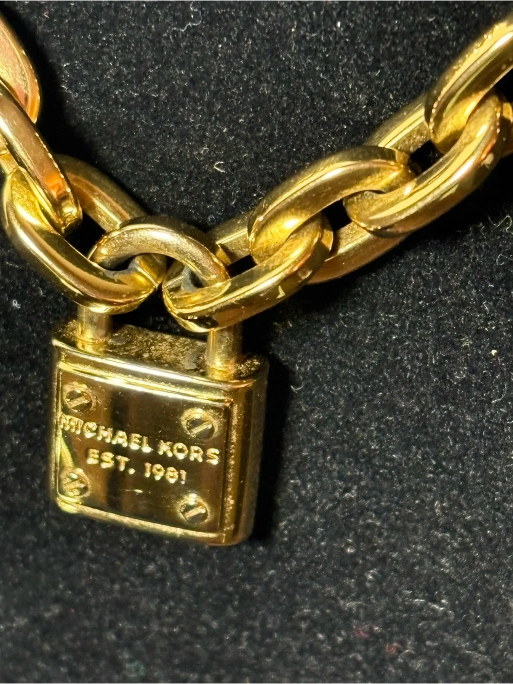 Michael Kors Padlock gold tone chain  Necklace/bracelet set - Picture 5 of 11